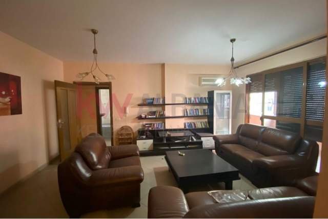 Tirane, shitet apartament Kati 4, 101 m² 135.000 Euro (Rruga e Kavajes/21 Dhjetori)