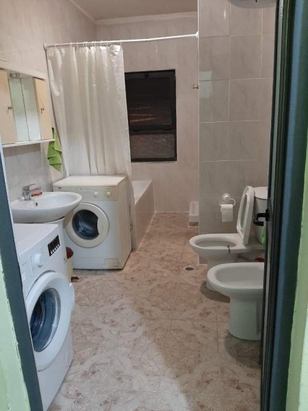 Tirane, jepet me qera apartament 2+1 Kati 7, 96 m² 430 Euro (Pallati me Shigjeta)