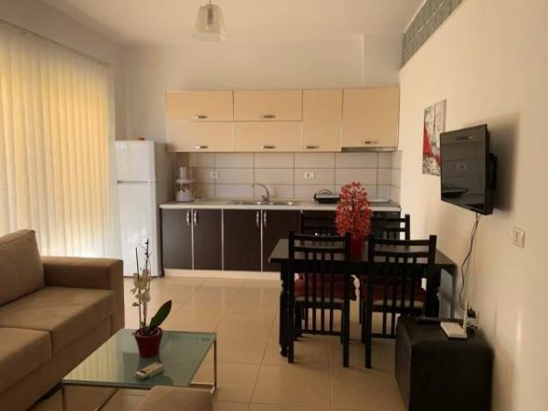 Tirane, jepet me qera apartament 2+1+BLK Kati 9, 80 m² 450 Euro (rruga Panorama)