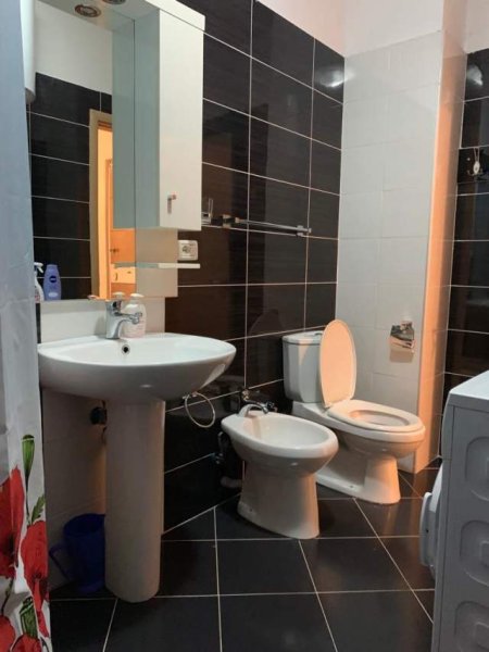 Tirane, jepet me qera apartament 2+1+BLK Kati 9, 80 m² 450 Euro (rruga Panorama)