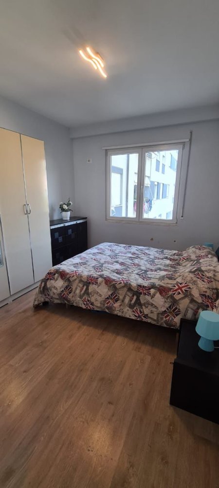 Tirane, jepet me qera apartament 2+1 Kati 3, 120 m² 450 Euro (Kinostudio, kompleks i ri rezidencial)