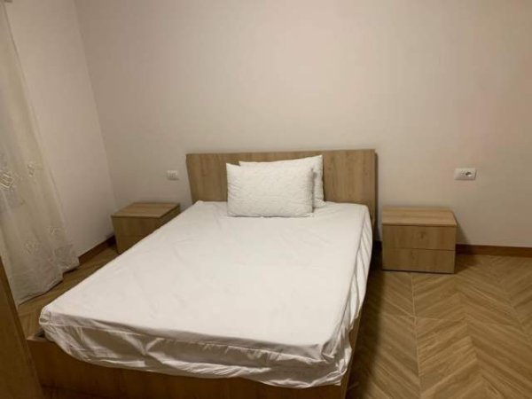 Tirane, jepet me qera apartament 3+1+BLK Kati 2, 125 m² 550 Euro (naim frasheri)