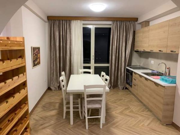 Tirane, jepet me qera apartament 3+1+BLK Kati 2, 125 m² 550 Euro (naim frasheri)