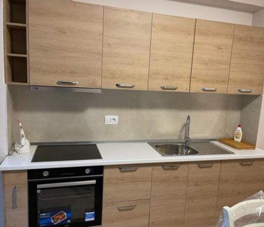 Tirane, jepet me qera apartament 3+1+BLK Kati 2, 125 m² 550 Euro (naim frasheri)
