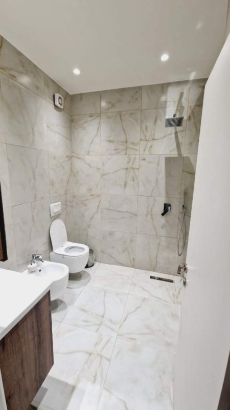 Tirane, jepet me qera apartament 2+1+A+BLK Kati 1, 100 m² 650 Euro (Rruga e Dibres)