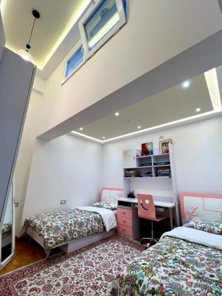 Tirane, jepet me qera apartament 3+1+BLK Kati 3, 100 m² 500 Euro (vilat gjermane)