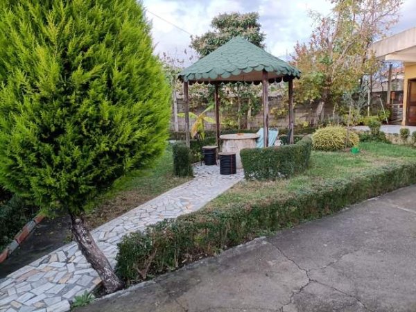 Tirane, jepet me qera shtepi 2+1+BLK+oborr+bace, Kati 0, 100 m² 25.000 Leke (Vangjel Noti)