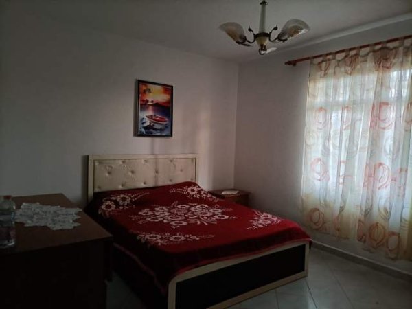 Tirane, jepet me qera shtepi 2+1+BLK+oborr+bace, Kati 0, 100 m² 25.000 Leke (Vangjel Noti)