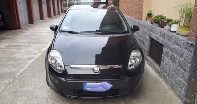 Tirane, shitet makine Fiat Evo Viti 2010,