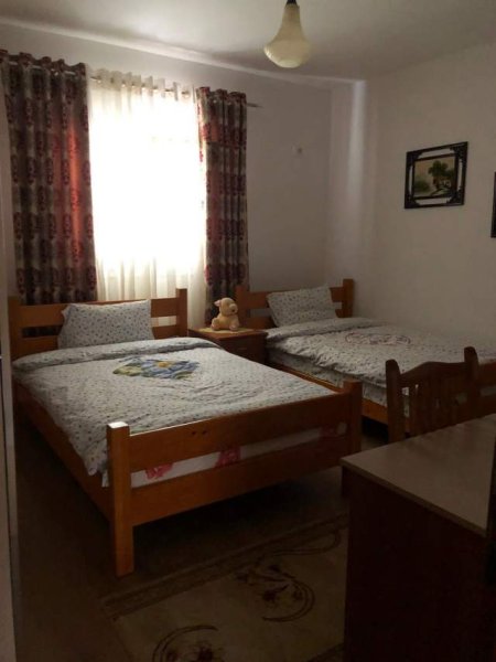 Tirane, jepet me qera Vile 3+1+BLK Kati 2, 160 m² 400 Euro (ILIA SHYTI)
