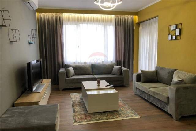 Tirane, jepet me qera apartament 2+1 89 m² 550 Euro (rruga karl gega)