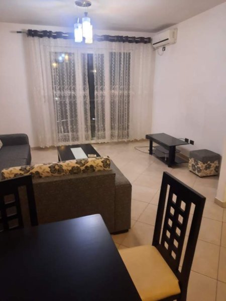 Tirane, jepet me qera apartament 2+1 Kati 8, 90 m² 400 Euro (Ish Profarma)
