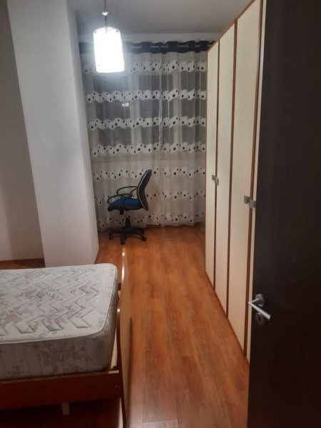 Tirane, jepet me qera apartament 2+1 Kati 8, 90 m² 400 Euro (Ish Profarma)
