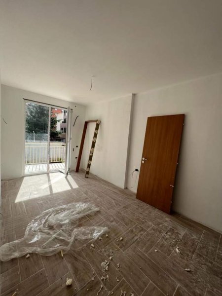 Tirane, shitet apartament 2+1 Kati 1, 110 m² 213.700 Euro (Rruga e Barrikadave)