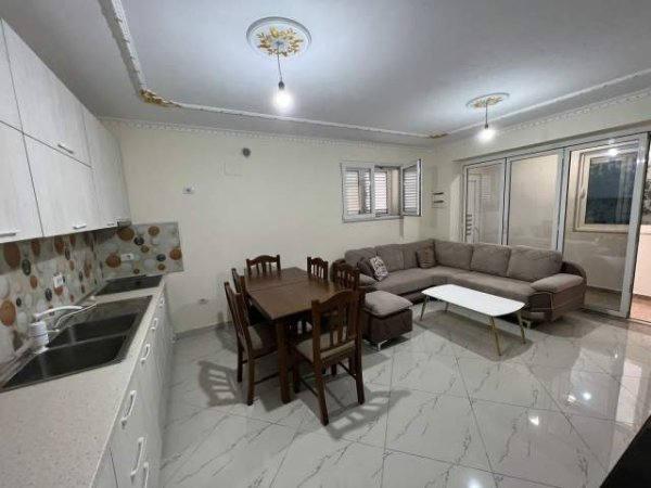 Tirane, jepet me qera apartament 2+1+BLK Kati 1, 90 m² 400 Euro (sauk)