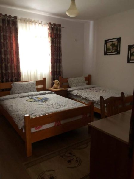 Tirane, jepet me qera apartament 2+1+BLK Kati 2, 160 m² 400 Euro (ilia shyti)