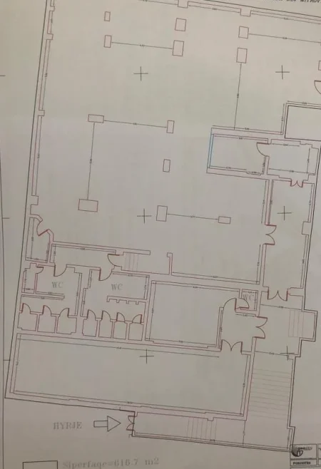 Tirane, jepet me qera ambjent biznesi Kati -1, 616 m² 5.000 Euro (Komuna e Parisit)