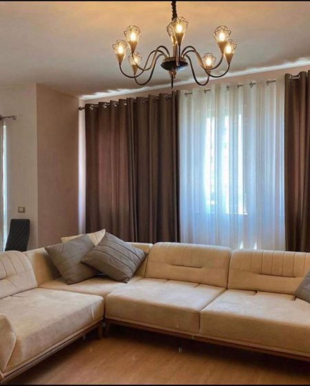 Tirane, jepet me qera apartament Kati 4, 100 m² 600 Euro (Komuna e parisit)