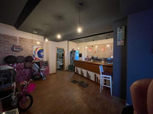 Tirane, jepet me qera ambient + lokal Kati 0, 106 m² 1.300 Euro (Myslym Shyri) PARK28823