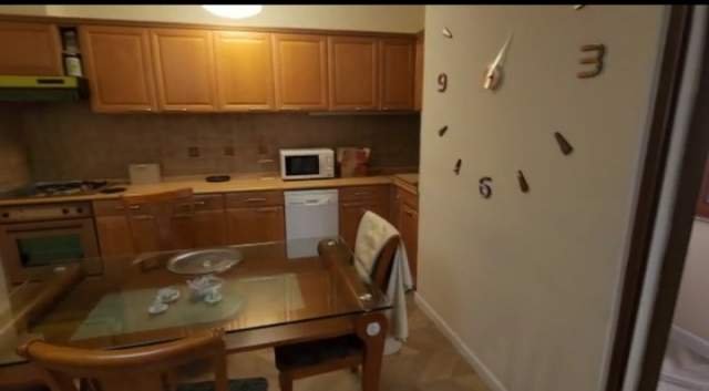 Tirane, jepet me qera apartament 4+1+BLK Kati 8, 140 m² 100.000 Leke (MYSLYM SHYRI)