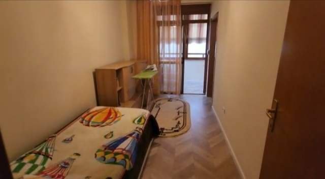 Tirane, jepet me qera apartament 4+1+BLK Kati 8, 140 m² 100.000 Leke (MYSLYM SHYRI)