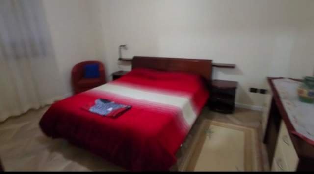 Tirane, jepet me qera apartament 3+1+BLK Kati 5, 100 m² 480 Euro (bulevardi zogu 1)
