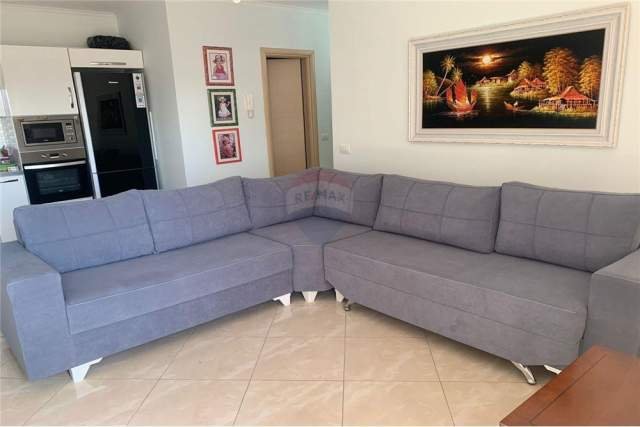Tirane, jepet me qera 2+1 110 m² 450 Euro (DON BOSKO)