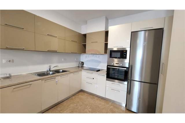 Tirane, jepet me qera apartament 2+1 130 m² 1.400 Euro (AMBASADOR 3)