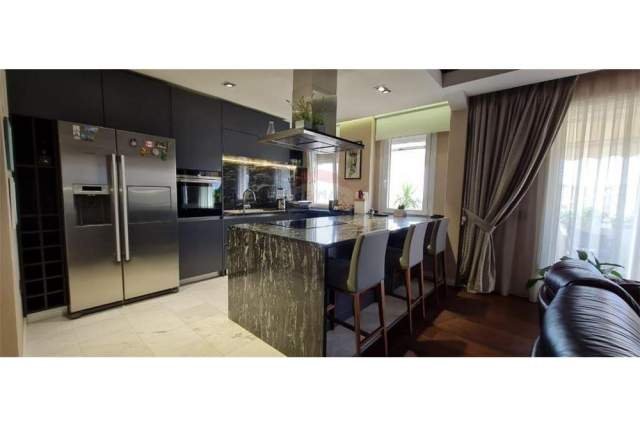 jepet me qera apartament 2+1 178 m² 1.500 Euro (KOPSHTI BOTANIK)