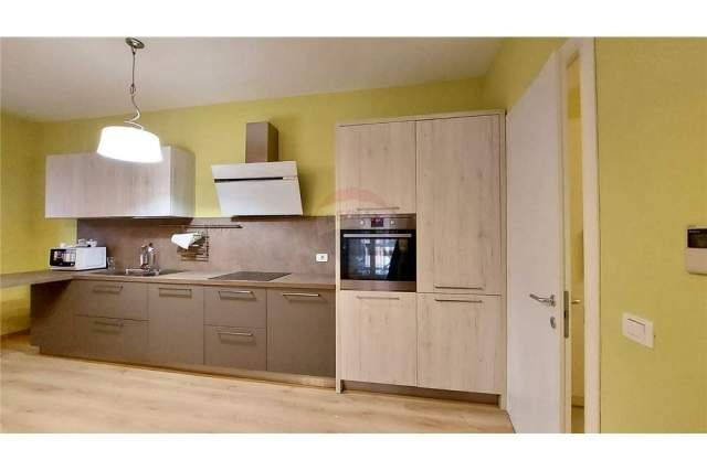 Tirane, jepet me qera apartament Kati 0, 116 m² 800 Euro (KOMLEKSI DELIORGJI)
