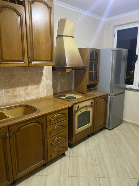 Tirane, jepet me qera apartament 3+1+BLK Kati 4, 85 m² 370 Euro (Ferit Xhajko)