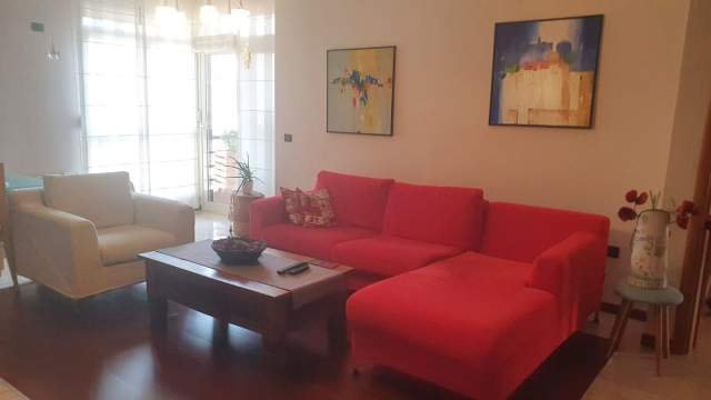 Apartament 2+1 me qira ne zonen e Bllokut ne Tirane