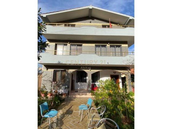 Tirane, jap me qera Vile 3 Katshe Kati 1, 365 m² 1.200 Euro