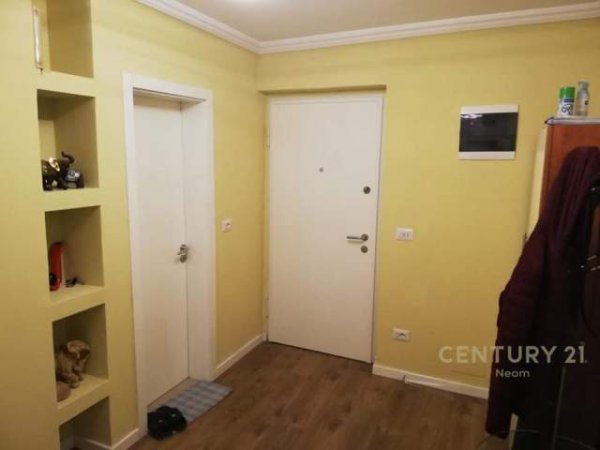 Tirane, shes apartament Kati 5, 75 m² 110.000 Euro (stadiumi dinamo)
