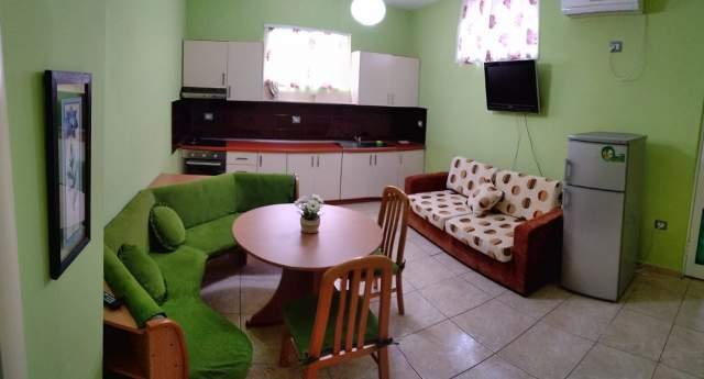Tirane, jepet me qera apartament 1+1 Kati 1, 60 m² 30.000 Leke (Ministria e Drejtesise)