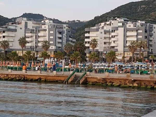 Vlore, shitet apartament 80 m² 130.000 Euro (Lungomare)