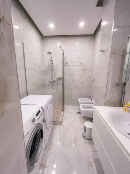 Tirane, jepet me qera apartament 2+1+BLK Kati 2, 110 m² 1.000 Euro (Pzari i Ri)
