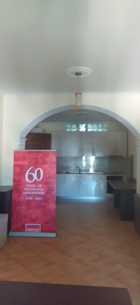 Tirane, jepet me qera apartament 2+1 105 m² 400 Euro (ZOGU ZI)
