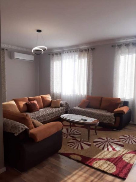 Tirane, jepet me qera apartament Kati 2, 170 m² 50.000 Leke