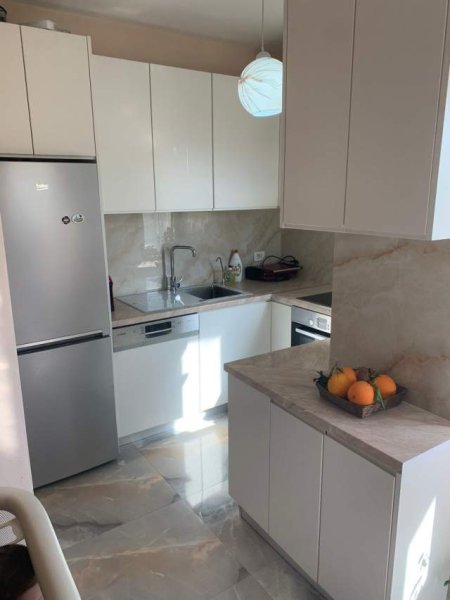 Durres, jepet me qera apartament 2+1+BLK Kati 10, 90 m² 350 Euro Markata, Durres