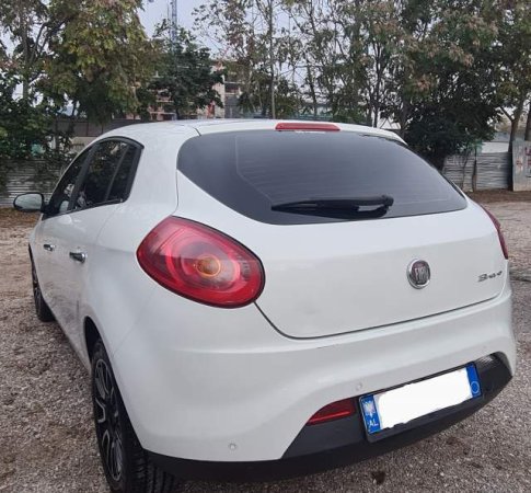 Tirane, shitet Fiat Bravo Viti 2011, 4.800 Euro