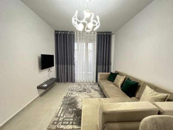Tirane, jepet me qera apartament 1+1 Kati 5, 70 m² 400 Euro (Turdiu, Fusha Aviacionit)
