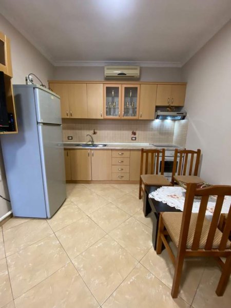 Tirane, jap me qera apartament 2+1+BLK Kati 2, 85 m² 350 Euro (5 MAJ)
