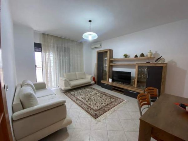 Tirane, jepet me qera apartament 3+1 Kati 6, 125 m² 600 Euro (9 Kateshet)