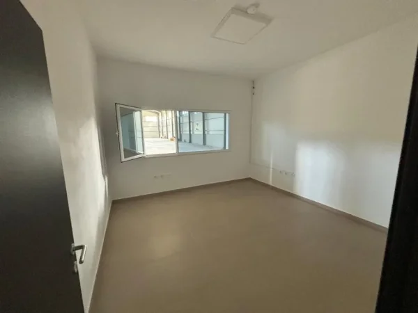 jepet me qera , 11.002 m² 5.000 € (vore)