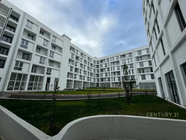Tirane, jepet me qera apartament 3+1+Aneks+Ballkon Kati 5, 113 m² 530 € (Rruga 5 Maji)
