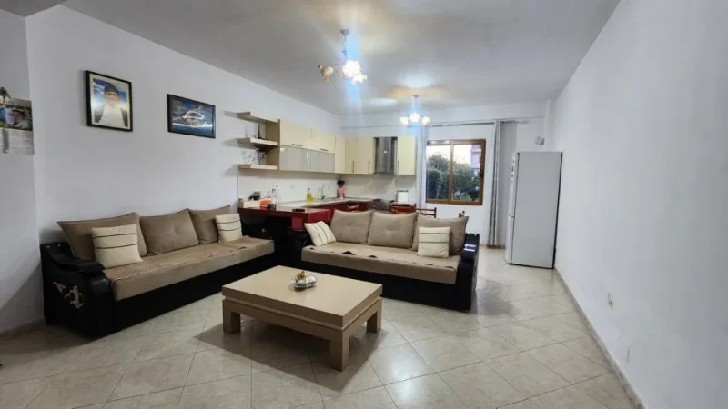 Tirane, shitet Vile , 266.000 € (Kamez)