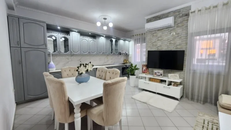 Tirane, shitet Vile , 266.000 € (Kamez)