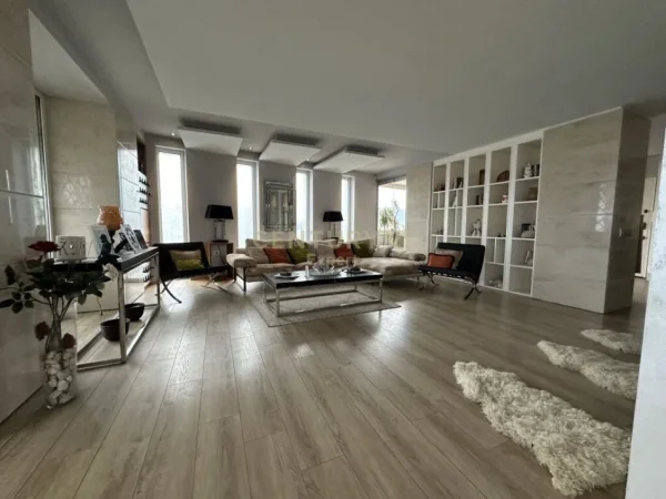 Tirane, shes apartament 4+1+Aneks+Ballkon Kati 8, 343 m² 440.000 € (MOZAIKU)