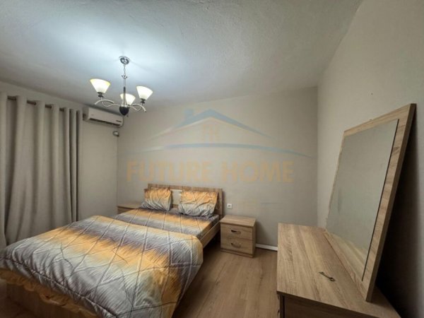 Tirane, jepet me qera apartament 3+1 Kati 2, 90 m² 700 € (Bulevardi Zogu Pare)